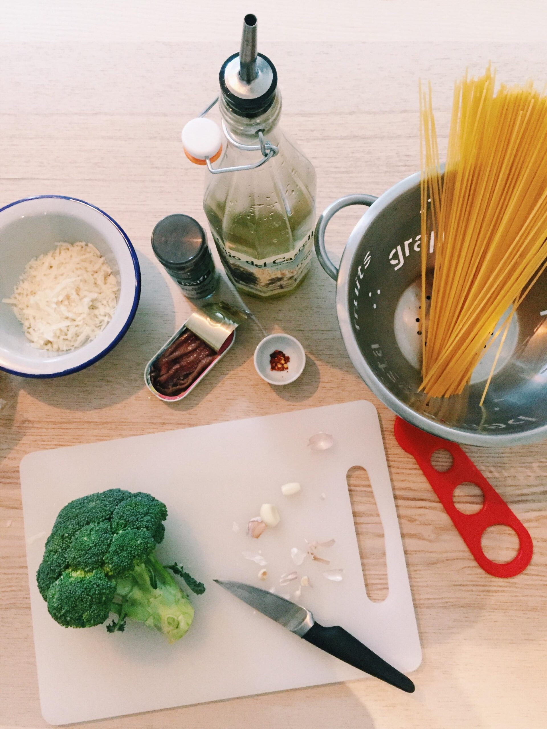 Broccoli and anchovy pasta